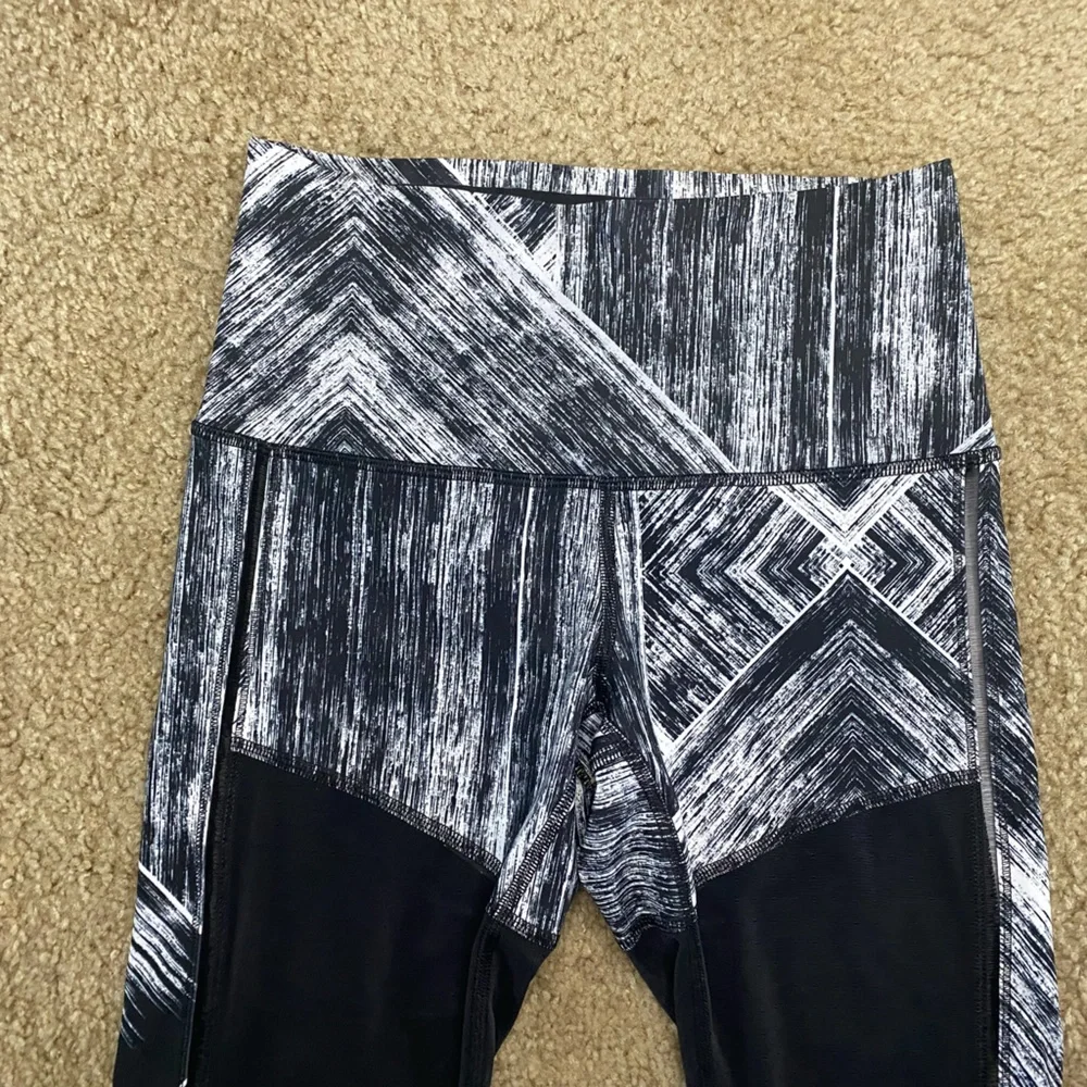 Lululemon Hot To Street Pant Heat Wave White Black / Black